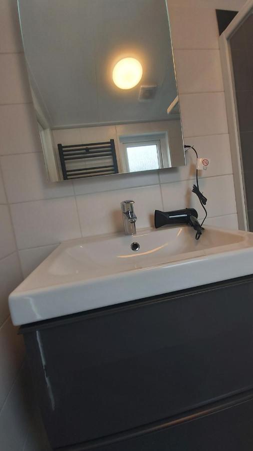 Ruim En Gezellig Chalet Voor 2 Personen Op De Veluwe Recreatiepark De Oude Driest Putten Esterno foto