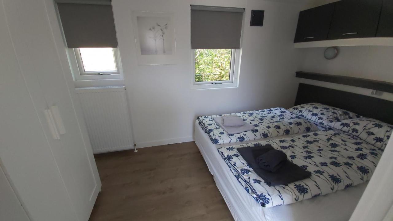 Ruim En Gezellig Chalet Voor 2 Personen Op De Veluwe Recreatiepark De Oude Driest Putten Esterno foto