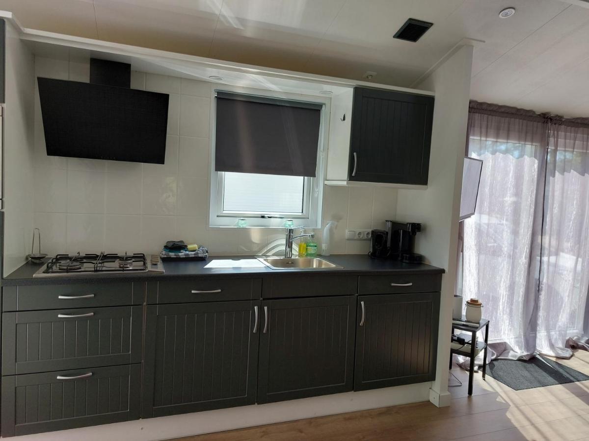 Ruim En Gezellig Chalet Voor 2 Personen Op De Veluwe Recreatiepark De Oude Driest Putten Esterno foto