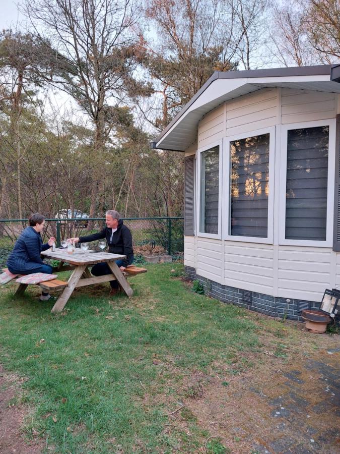Ruim En Gezellig Chalet Voor 2 Personen Op De Veluwe Recreatiepark De Oude Driest Putten Esterno foto